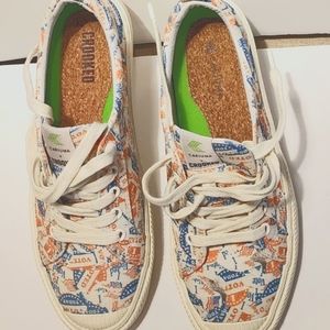 Cariuma x Crooked Media Vote OCA Low Sneakers, Like New, sz 9